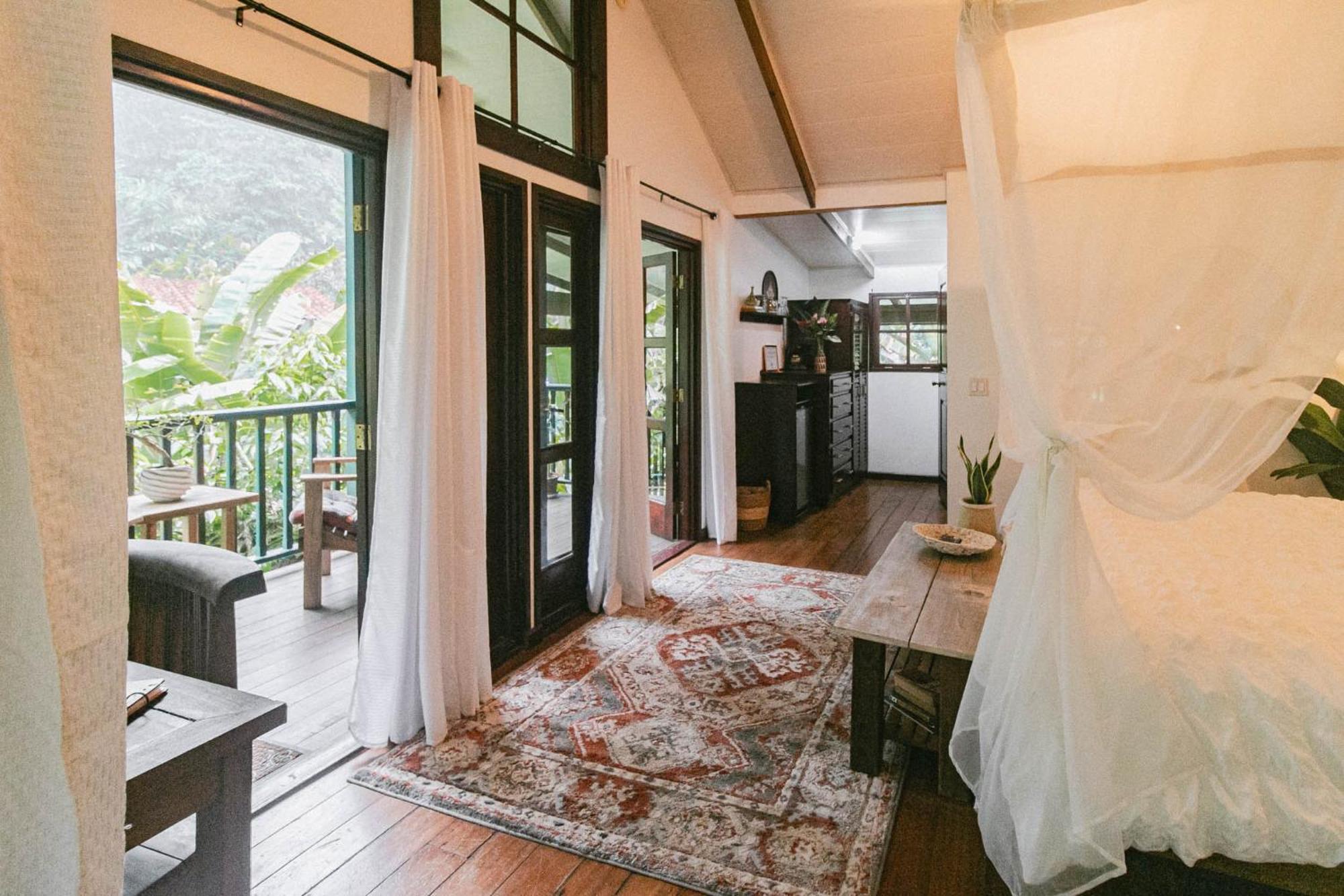 Casa De Mono Bocas Bed & Breakfast Big Creek Exterior photo